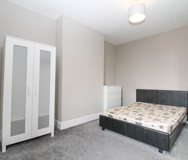 4 bedroom terraced house to rent - Photo 5