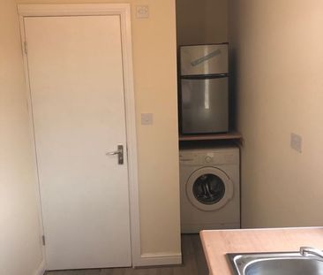 Bedsit, Luton, LU3 - Photo 3