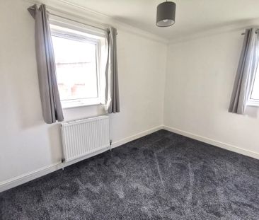 Top, 11 Spindle Tree Court - Photo 2