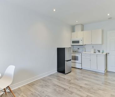 For Lease - 1364 St Clair Avenue Unit# 201, Toronto, Ontario - Photo 2