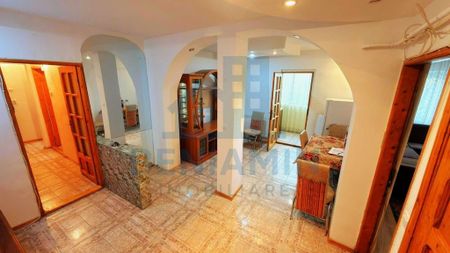 Apartament decomandat 3 Camere Renovat 1 Mai etaj 3 Pet-F... - Photo 4