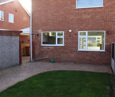 3 bedroom semi-detached house to rent - Photo 4