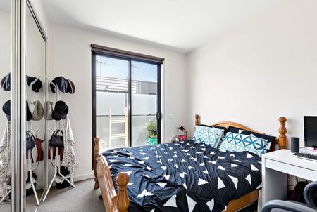 Thinking of selling? Contact our agent - Photo 3