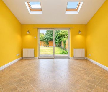 3 bedroom semi-detached house to rent - Photo 2