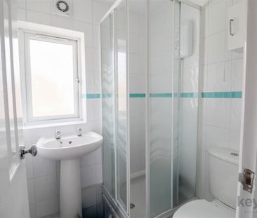Ringwood Grove, Sothall, S20 - Photo 1