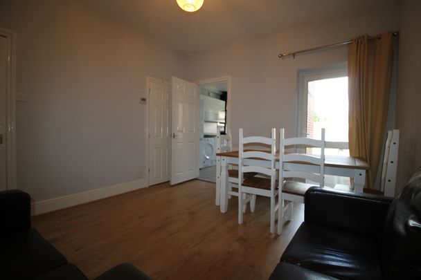 4 Bed Terraced House, Portswood Road, SO17 - Photo 1