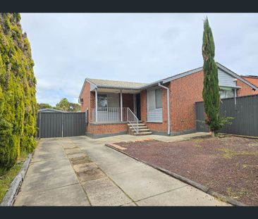 19 Louise Crescent, Morphett Vale, SA 5162 - Photo 5