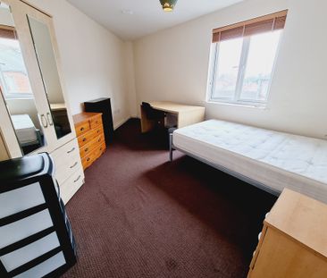 3 Bed Student Accommodation - Photo 2