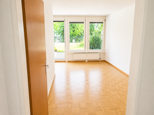 Renovierte 3.5-Zimmer-Wohnung in Basel mit Privatgarten - Photo 1