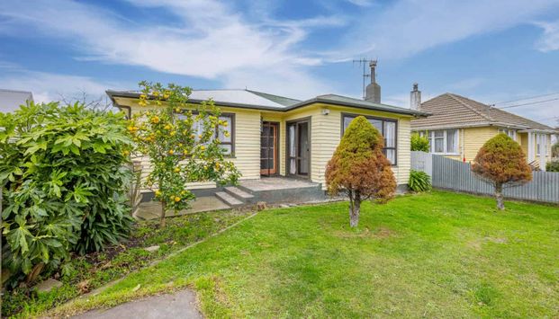 Comfortable three bedroom - Photo 1
