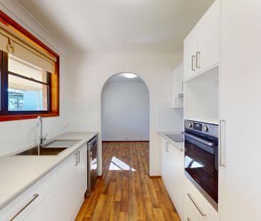 16 Walsh Street, Rutherford NSW 2320 - Photo 2