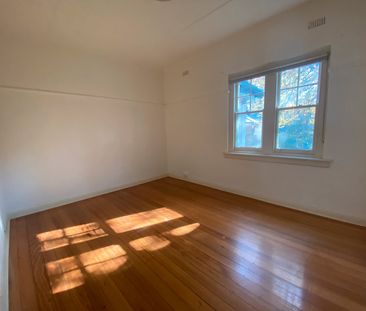 SPACIOUS TWO BEDROOM APARTMENT!! - Photo 2