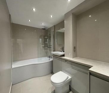 3 bedroom flat to rent - Photo 3