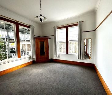 Character Villa with Outdoor Studio - Photo 2