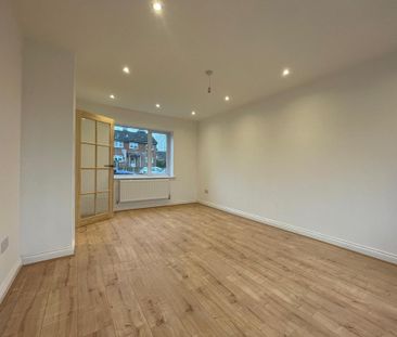 3 bedroom semi-detached house to rent - Photo 2