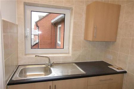 1 bedroom retirement property to rent - Photo 5