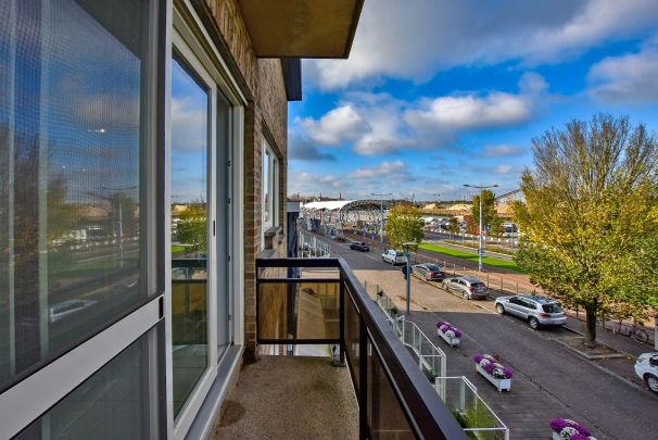 Ruim lichtrijk 2-slaapkamerappartement te huur gelegen op de Visserskaai te Nieuwpoort Stad. - Photo 1