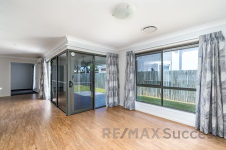 15 Entabeni Drive, Kearneys Spring QLD 4350 - House For Rent | Domain - Photo 3