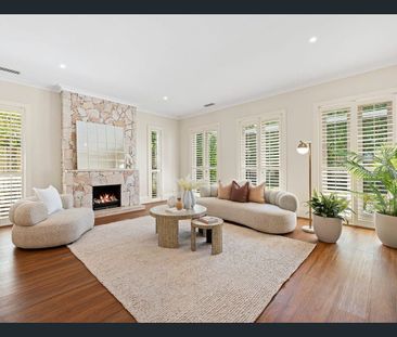 TIMELESS DESIGN, WITH SPACE, LIGHT AND SECLUSION- WITH GARDEN MAINT... - Photo 1