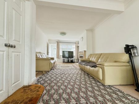 3 bedroom House To Let - Photo 5