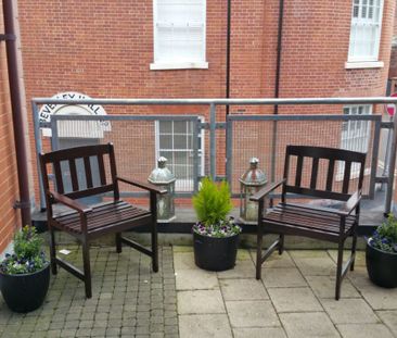 Room in a Shared Flat, Heritage Court, B18 - Photo 4