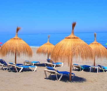 4 Bedroom Townhouse For Rent in Estepona, Málaga - Photo 1