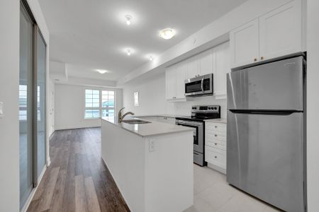 For Lease - 50 Lakebreeze Drive Unit# 318, Clarington, Ontario - Photo 3