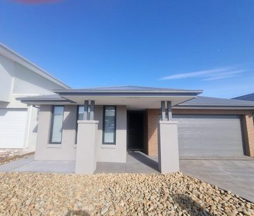 **Modern Comfort in Truganina: Stylish 4-Bedroom Family Home** - Photo 6