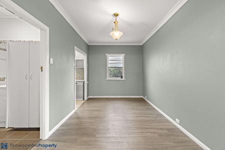 Magnificent two-bedroom home overflowing with irresistible charm. - Photo 2