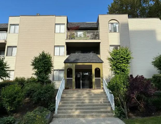 Woodway Apartments - Move in Today! | 1859 Woodway Place, Burnaby - Photo 1