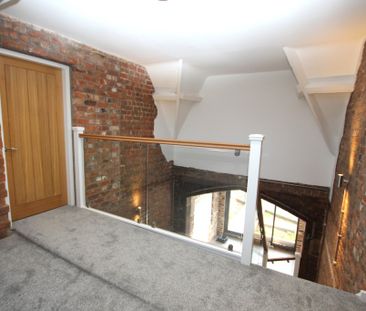 3 Bedroom Detached House, Chester - Photo 3