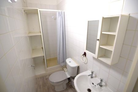 1 bedroom ground floor flat to rent - Photo 5