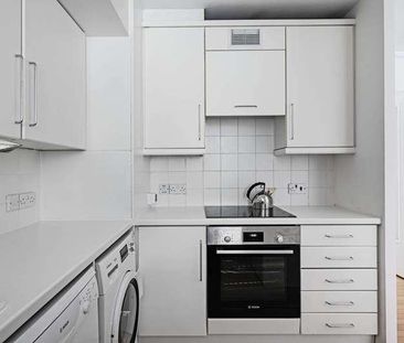 Andrewes House, Barbican, EC2Y - Photo 2