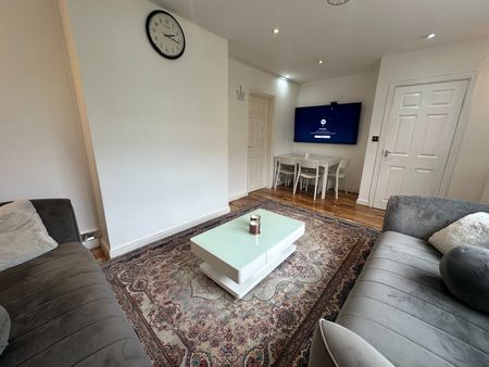 3 Bed Semi-Detached House, Egremont Avenue, M20 - Photo 2