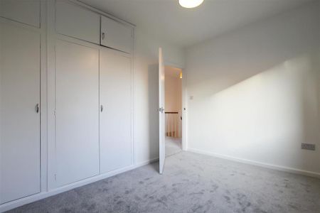 3 bedroom detached house to rent - Photo 3