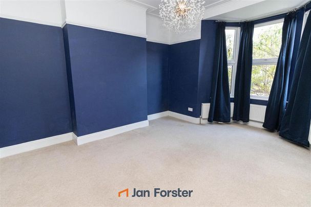 2 bedroom ground floor flat to rent - Photo 1