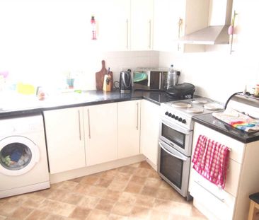 Priory Avenue, High Wycombe - Photo 1