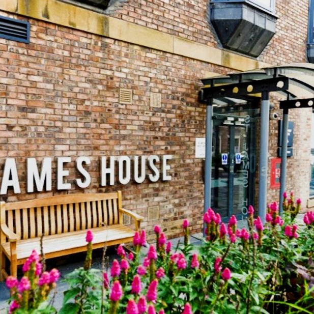 Studio - Silver - Photo 1