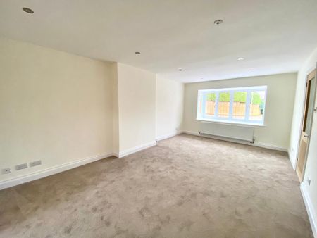 4 bedroom detached house to rent - Photo 3