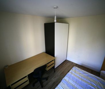 5 bedroom end of terrace house to rent - Photo 5