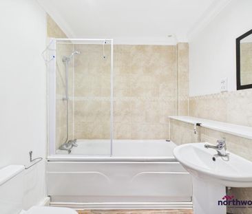 2 bedroom flat to rent - Photo 2