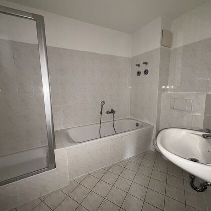 Großzügige Dreiraumwohnung in Zwickau - Photo 5