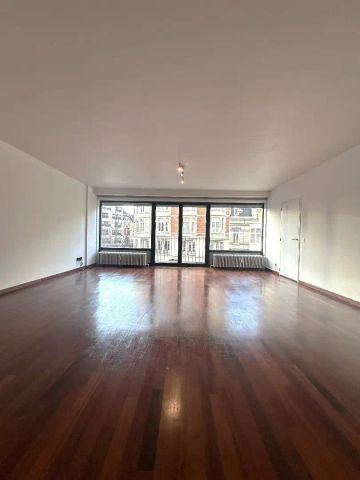 Ruim appartement vlakbij Station Gent Sint-Pieters - Photo 2