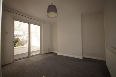 83 Heathway, Heath, Cardiff CF14 4JS - Photo 2