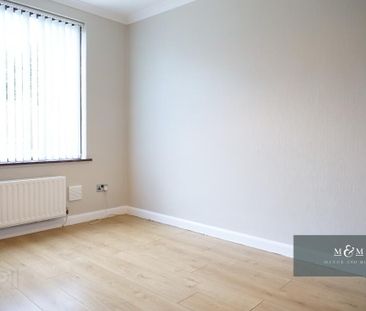 19 Main Street, Hamiltonsbawn, BT60 1LP - Photo 2