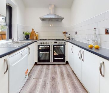 1 bedroom in a house share to rent - Photo 4