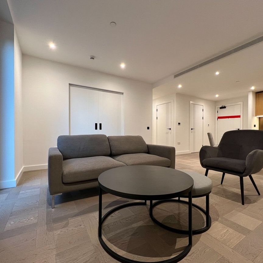 3 Bed Flat, Merino Gardens, E1W - Photo 1