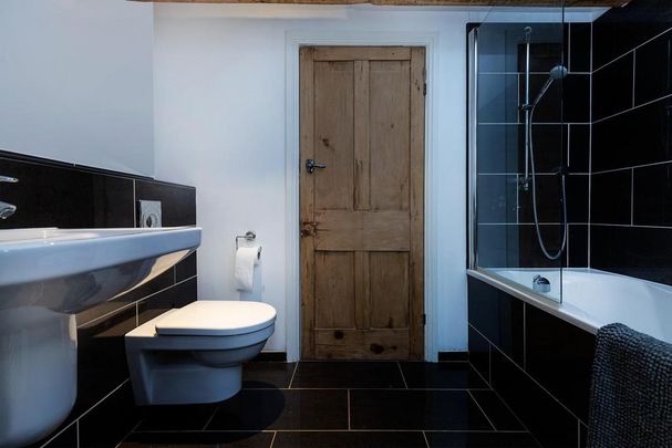 2 bedroom cottage to rent - Photo 1