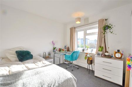 4 bedroom semi-detached house to rent - Photo 3