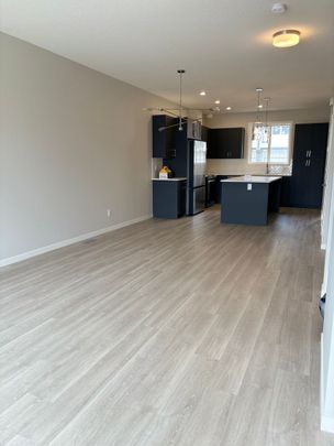 3 Bedroom 1 Den Townhouse in Airdrie - Available November 1, 2025 - Photo 1